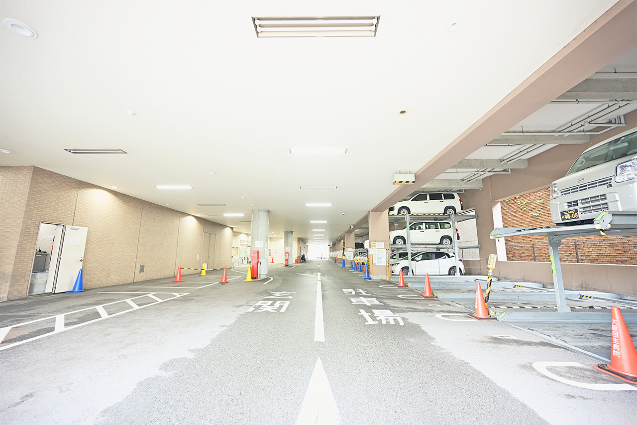 1階 駐車場（最大75台）