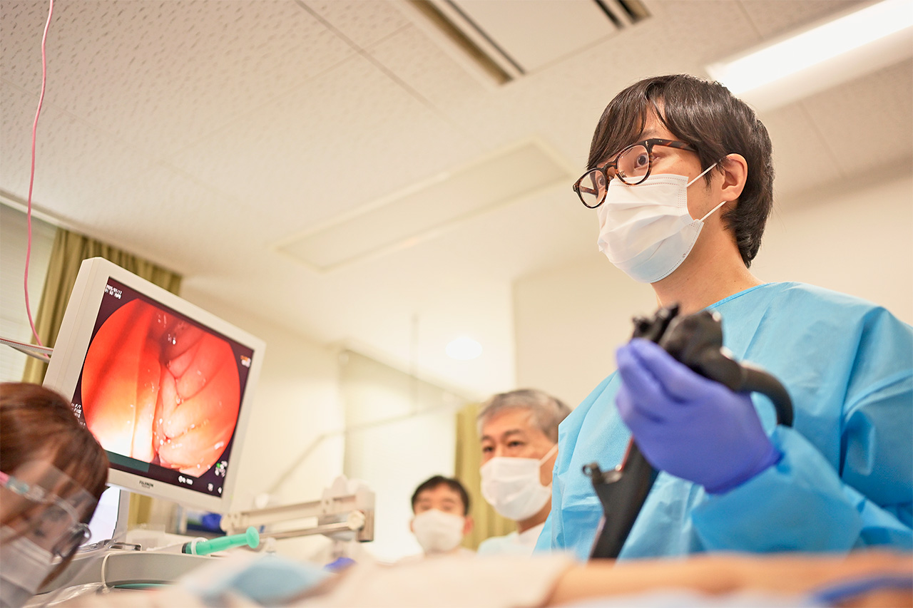 西口医師による内視鏡検査