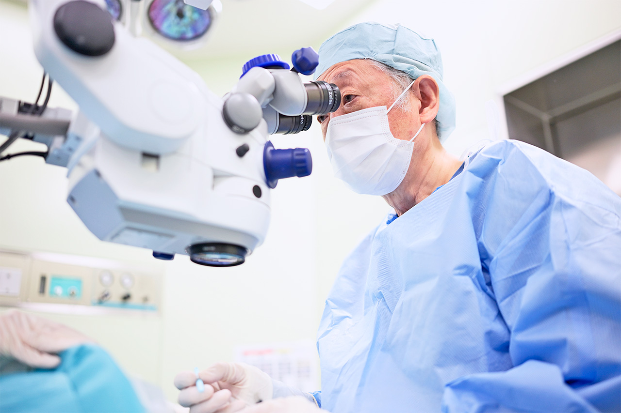 佐藤医師による白内障手術