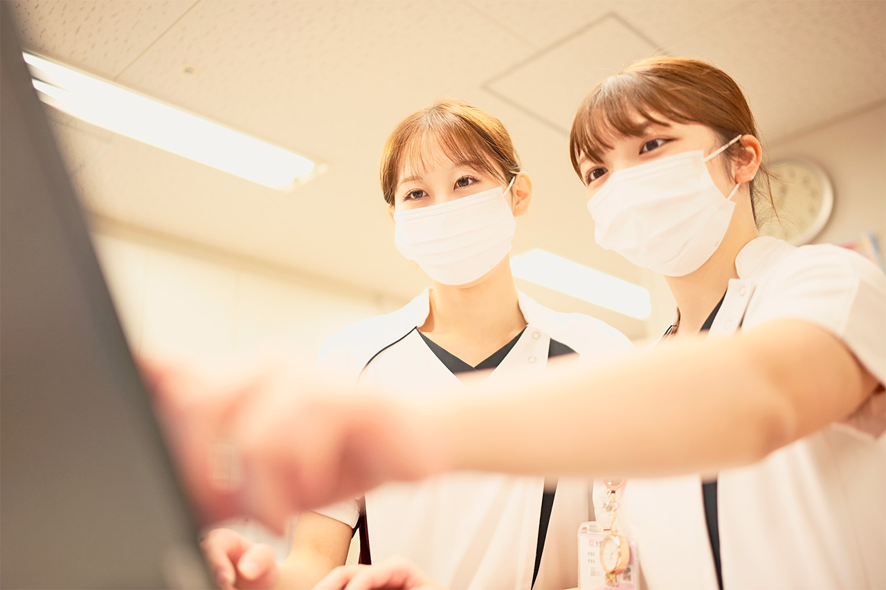 病棟ナースステーション